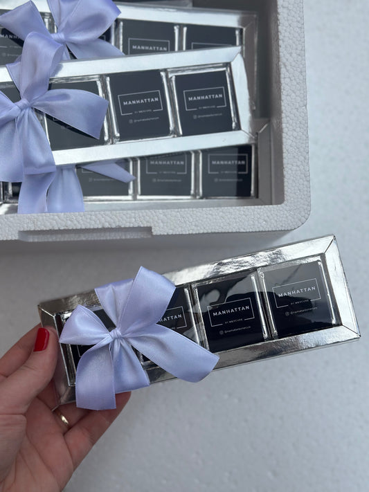 Caixa com tabletes de chocolate ao leite 40g