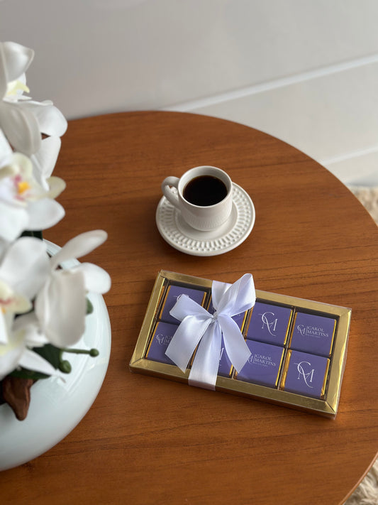 Caixa com tabletes de chocolate ao leite 80g