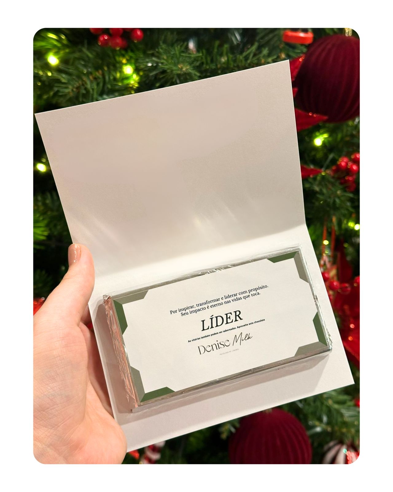 Natal: cartão de papel com barra recheada de nutella e waffer 90g